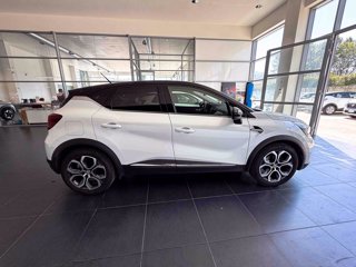RENAULT Captur 1.6 e-tech hybrid intens 145cv auto