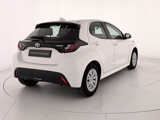 TOYOTA Yaris 1.5h active