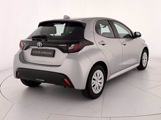 TOYOTA Yaris 1.5h active