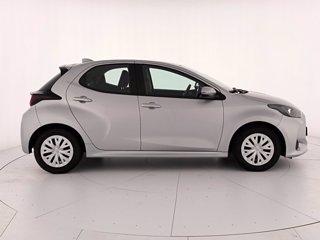 TOYOTA Yaris 1.5h active