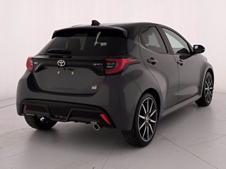 TOYOTA Yaris 1.5h 130 gr sport