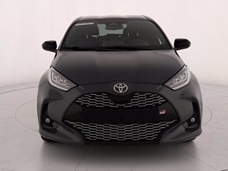 TOYOTA Yaris 1.5h 130 gr sport