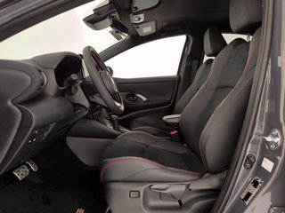 TOYOTA Yaris 1.5h 130 gr sport