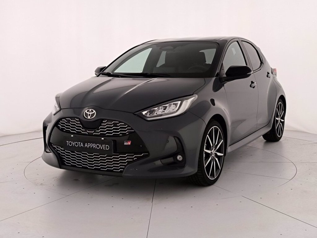 TOYOTA Yaris 1.5h 130 gr sport