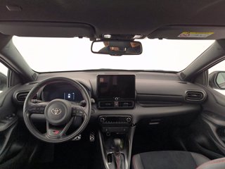 TOYOTA Yaris 1.5h 130 gr sport